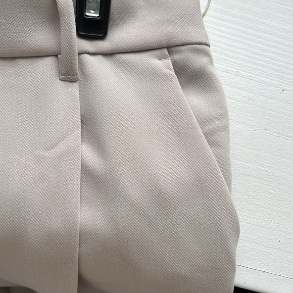 Abercrombie Ultra High Rise Tailored Shorts - Light Taupe, Large - Picture 6 of 10